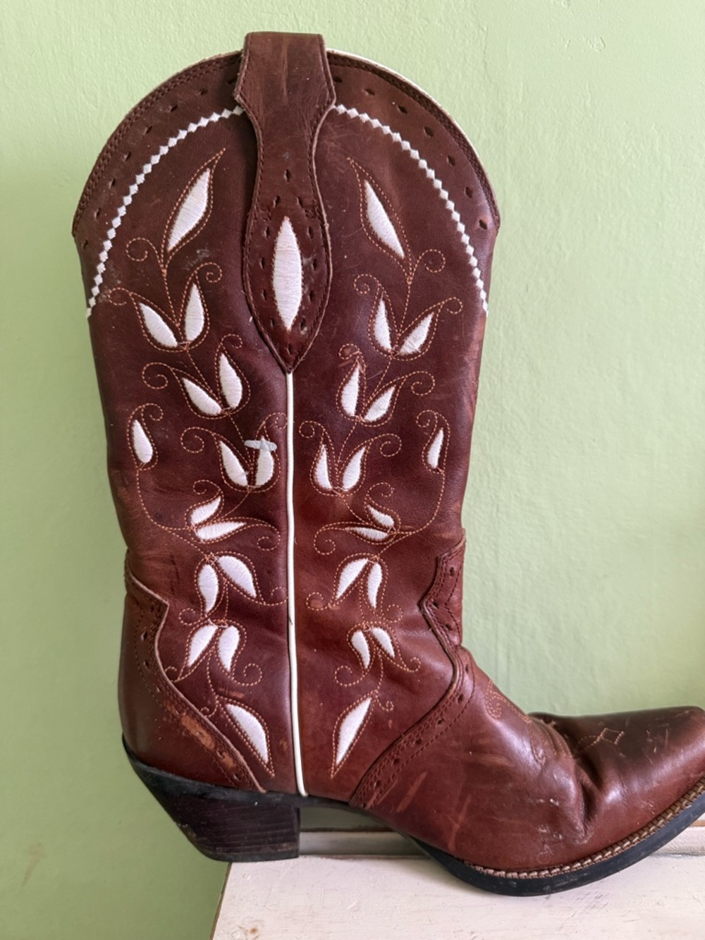 Ariat Point Toe Boots - Picture 4 of 6